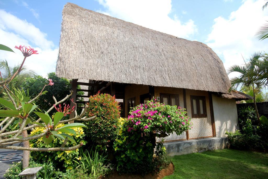 Rambo Homestay Uluwatu Buitenkant foto
